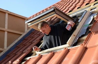 Pose de fenêtres de toit Velux à Espérausses